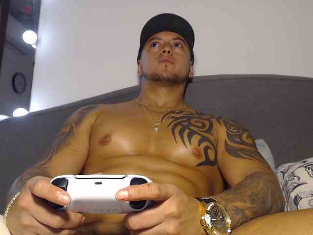 davemax6082 Live Webcam on BongaCams
