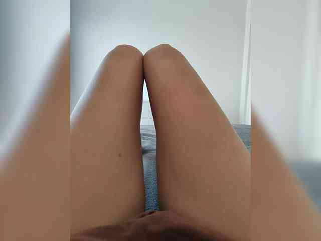 Julli21 webcam