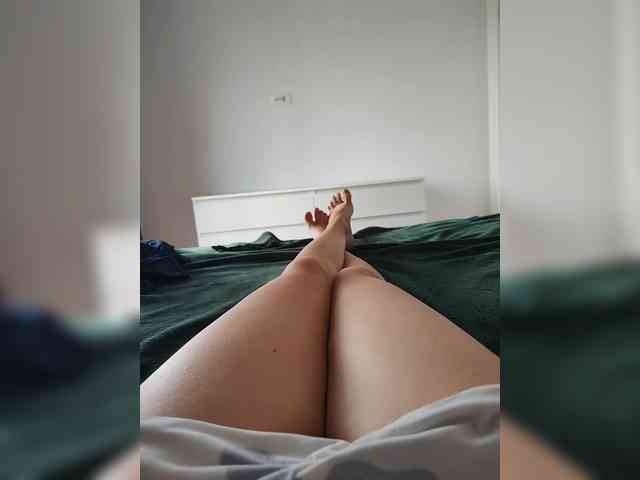 Julli21 webcam