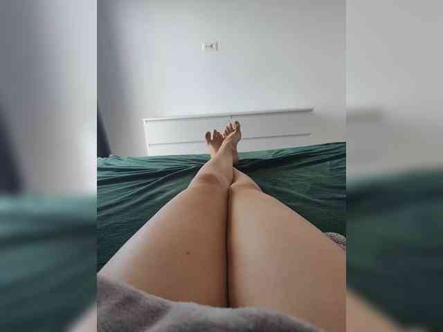 Julli21 webcam