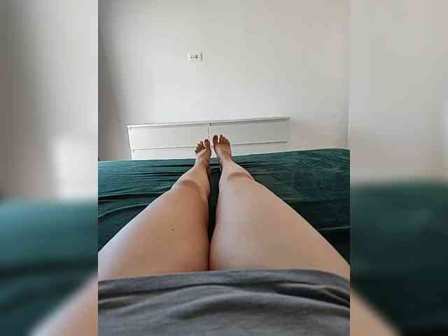 Julli21 webcam