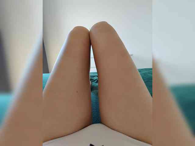 Julli21 webcam