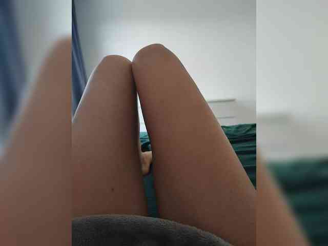 Julli21 webcam