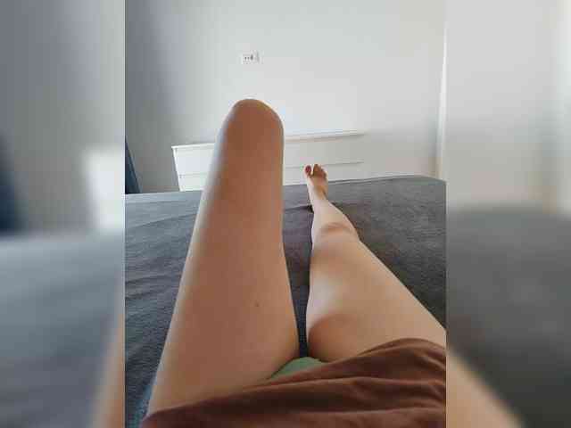 Julli21 webcam