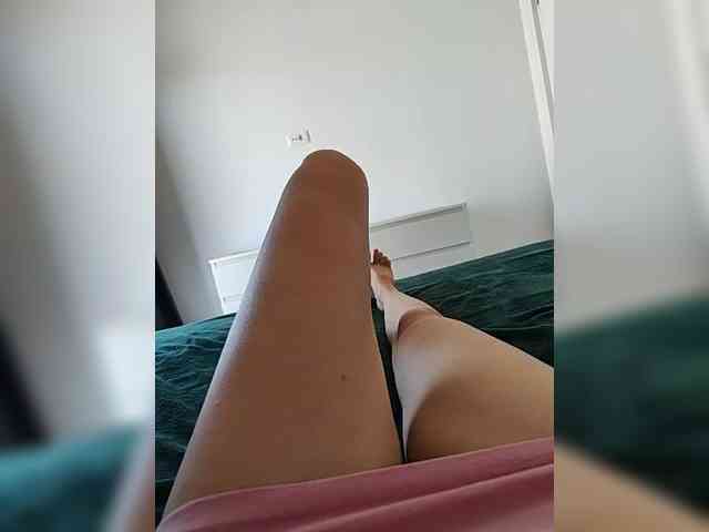 Julli21 webcam