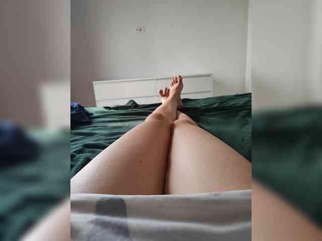 Julli21 webcam