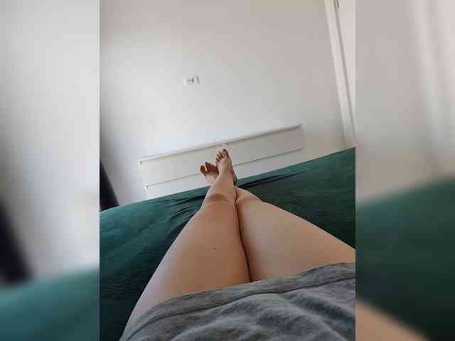 Julli21 webcam