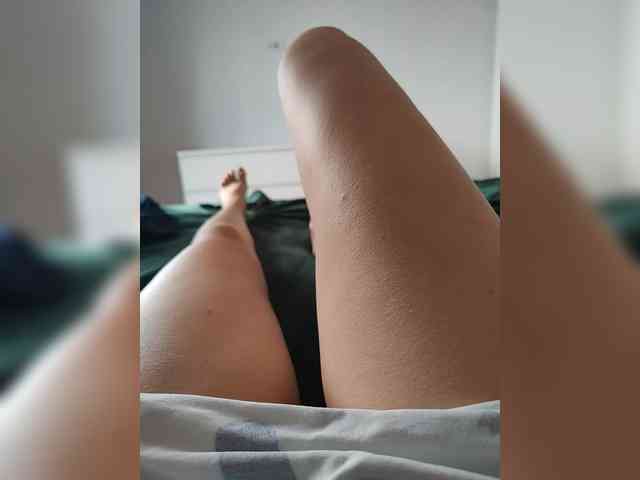 Julli21 webcam