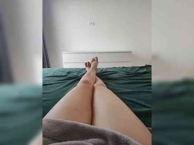 Julli21 webcam