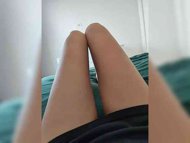 Julli21 webcam