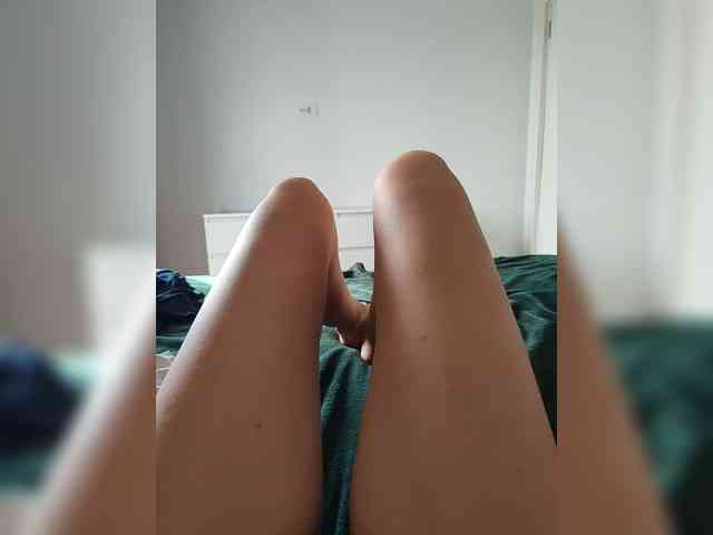Julli21 webcam