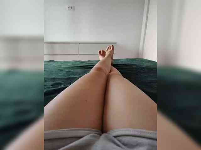 Julli21 webcam