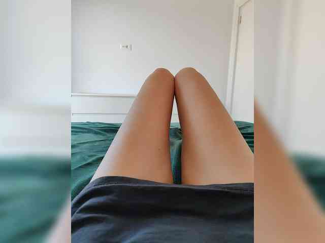 Julli21 webcam