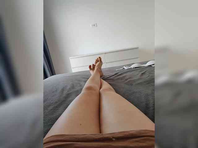 Julli21 webcam