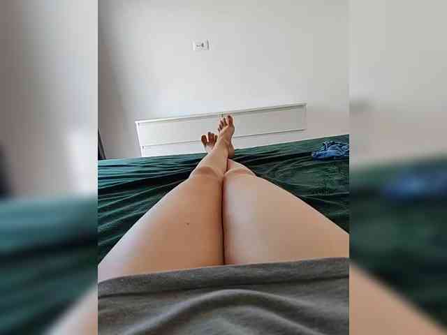 Julli21 webcam