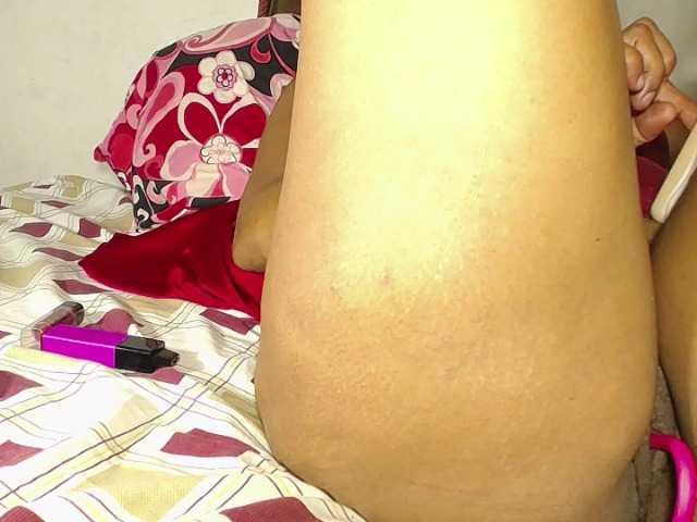 alondra_groot webcam