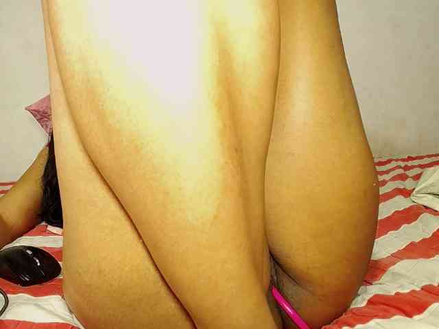 alondra_groot webcam