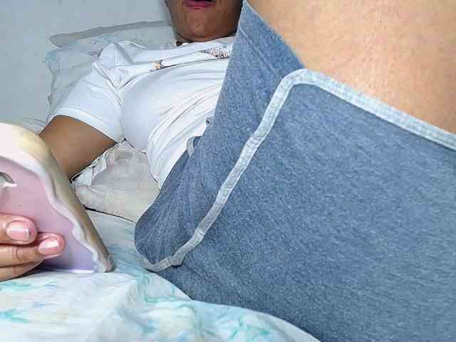 alondra_groot webcam