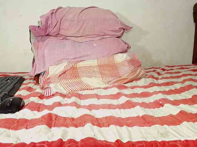 alondra_groot webcam