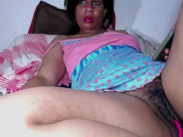 alondra_groot webcam