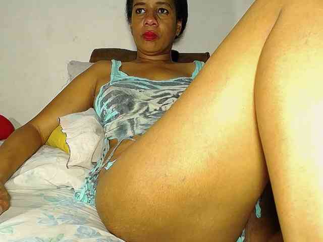 alondra_groot webcam