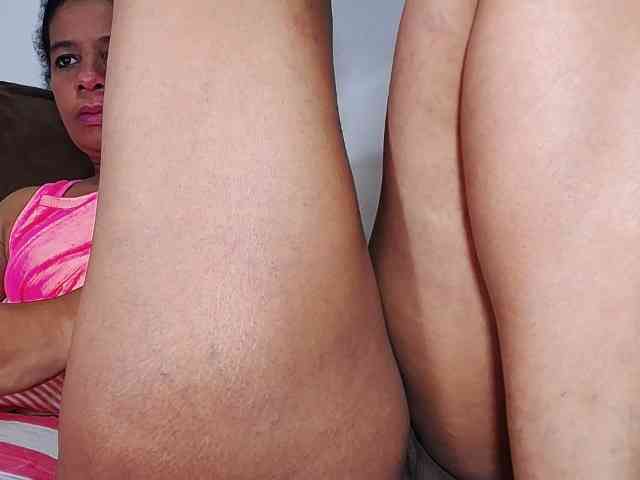 alondra_groot webcam