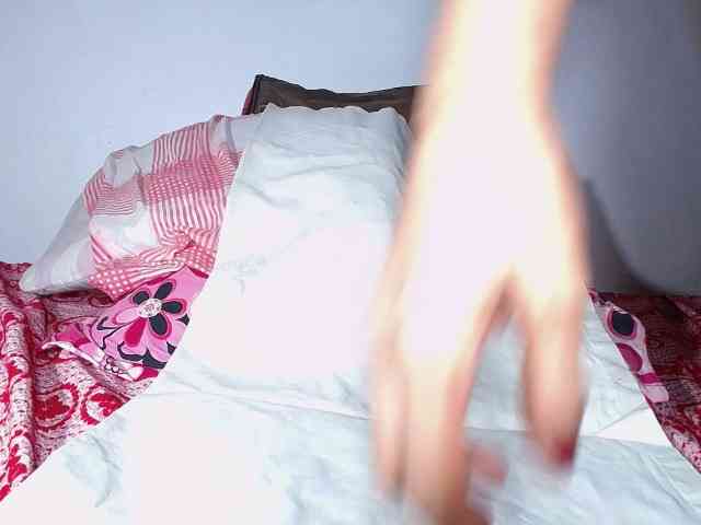 alondra_groot webcam
