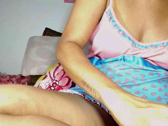 alondra_groot webcam