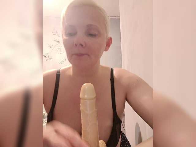 Sweetie454's BongaCams show and profile