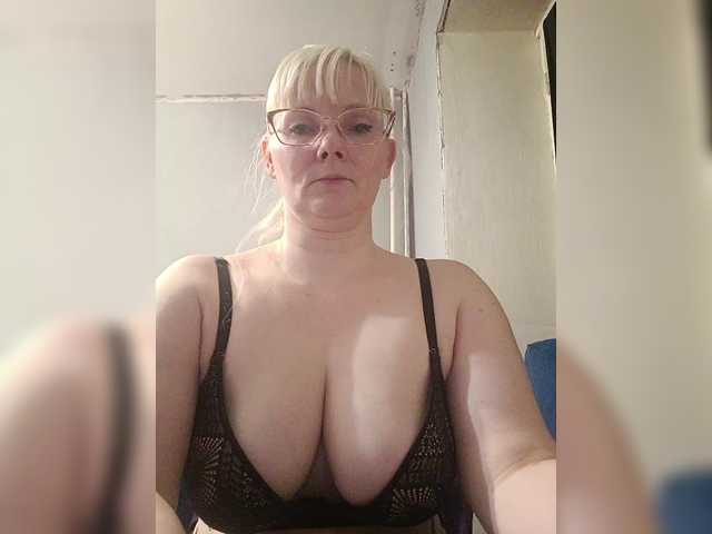 Sweetie454 from BongaCams
