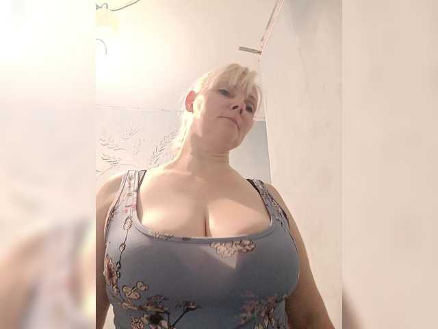 Sweetie454's BongaCams show and profile