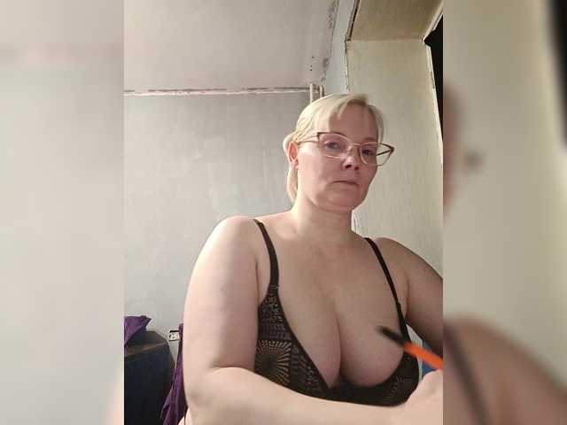Sweetie454's BongaCams show and profile