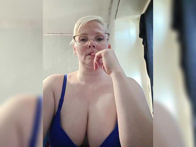 Sweetie454's BongaCams show and profile