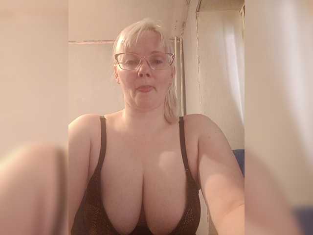 Sweetie454's BongaCams show and profile
