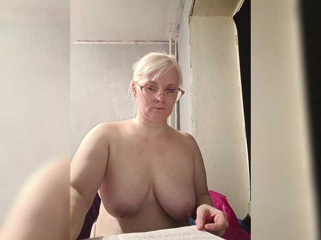 Sweetie454's BongaCams show and profile