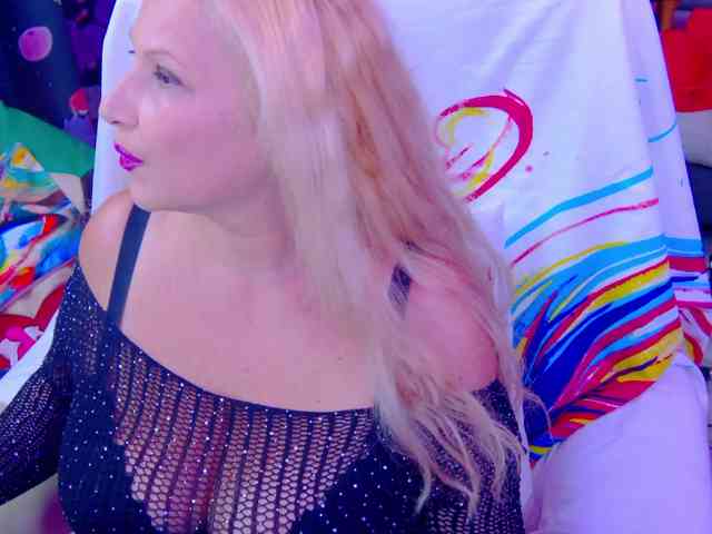Lisabigtits Live Webcam on BongaCams