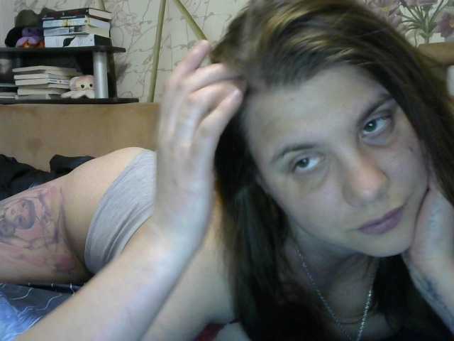 Dollye's BongaCams show and profile