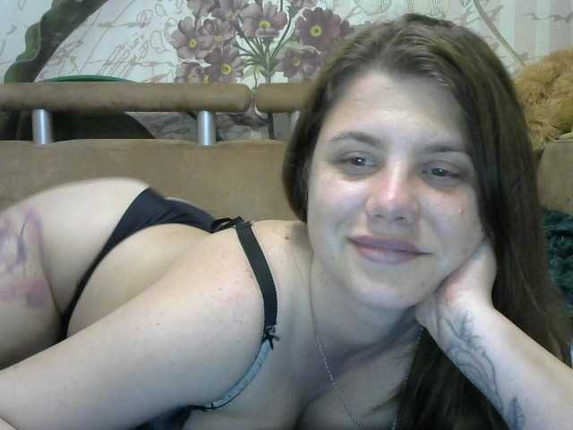 Dollye's BongaCams show and profile