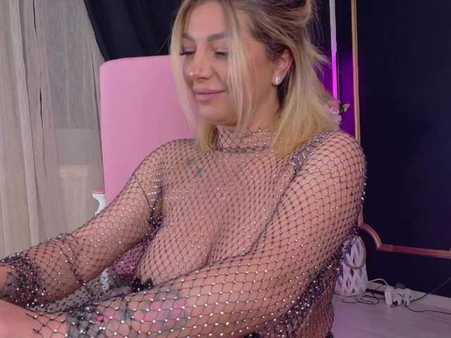 DeeaDiamond1's BongaCams show and profile