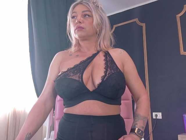 DeeaDiamond1's BongaCams show and profile