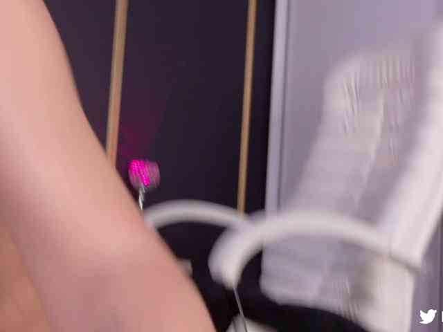 DeeaDiamond1 webcam