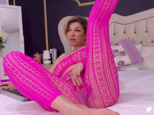 DeeaDiamond1 webcam