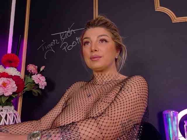 DeeaDiamond1 DeeaDiamond1