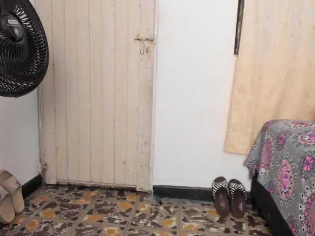 BlowMommy's BongaCams show and profile