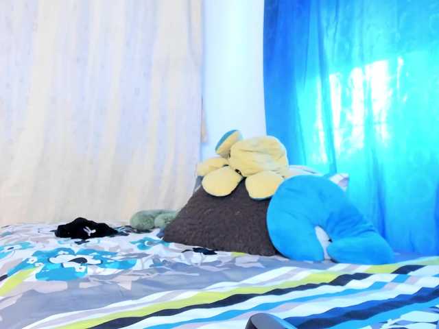 BlowMommy's BongaCams show and profile