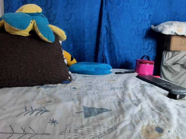 BlowMommy's BongaCams show and profile