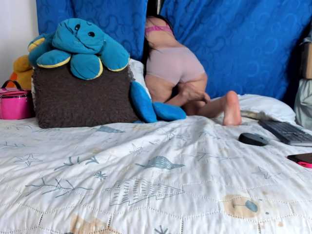 BlowMommy's BongaCams show and profile