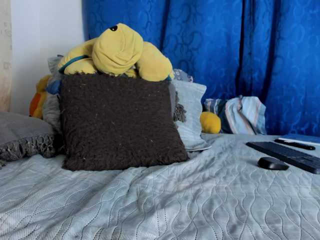 BlowMommy's BongaCams show and profile