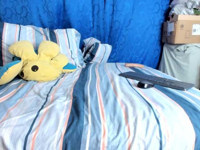 BlowMommy's BongaCams show and profile