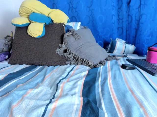 BlowMommy's BongaCams show and profile